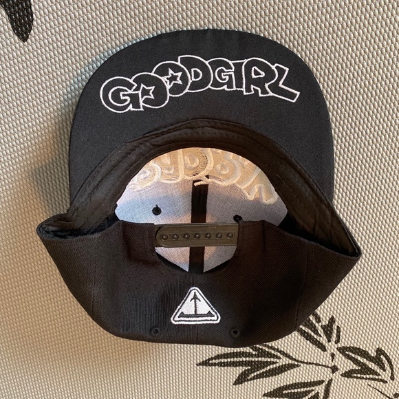 Embroidered Hat - Picture 2 of 4